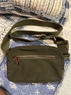 Men's Olive Green Canvas Belt Bag with Adjustable Strap - Unbranded